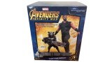Figurina Statueta Diamond Marvel Premier Avengers 3 Thor Rocket