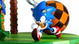 Figurina Statueta Numskull Sonic 30th Anniversary Sonic Vs Dr Eggman Diorama 24cm