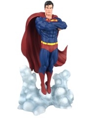 Diamond DC Gallery Superman Ascendant 25cm