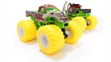 Monster Jam 1:64 Die Cast 2 Pack Pirate's Curse Vs Zombie